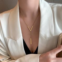 V-shaped Clavicle Necklace Gold chain Women Wedding jewelry قلادات متدلية, Bar Pendant Necklace, Jewelry Hair, Party Necklace, Long Chain Necklace, Trendy Necklaces, Lariat Necklace, Gold Chain Necklace, Stainless Steel Necklace