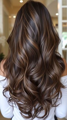 Chocolate Hair With Burgundy Highlights, Chunky Highlights Balayage, Expresso Highlights On Brown Hair, Caramel Brown Hair Highlights, Dark Brown Hair Golden Highlights, Dark Brown With Honey Highlights, Brown Sugar Highlights, Winter Brunette Hair Color Highlights, Tone Down Highlights