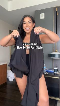 Wedding Guest Outfit Midsize, Plus Size All Black Outfit Night, Party Outfit Night Club Curvy, Plus Size Vegas Outfits, Black Wedding Guest Outfits, Midsize Fashion Fall, Night Outfits Plus Size, Plus Size Dresses For Party, Fall Wedding Guest Outfit