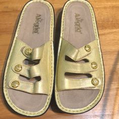 Great Condition No Stain Brand New Comfortable Gold Open Toe Sandals, Gold Synthetic Slide Sandals, Gold Casual Slip-on Slides, Gold Synthetic Slides With Removable Insole, Gold Slides With Textured Footbed, Comfortable Gold Synthetic Sandals, Gold Open Toe Synthetic Slides, Gold Synthetic Open Toe Slides, Gold Open Toe Slides