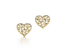 This is a pair of beautiful, simple, minimalist solid gold heart earrings. You have the option of selecting the material and colour you wish. The earrings can also be engraved.  Product Details: - Handmade/Handcrafted Fine Jewelry - Thickness: 1mm - Width x Height: 10mm x 10mm - High Polished - Gold Color: White Gold, Yellow Gold, Rose Gold - Material: 10K Solid Gold, 14K Solid Gold, 18K Solid Gold **Please note that all our pieces are handcrafted and therefore take 1-2 weeks to prepare and disp Paloma Picasso Jewelry, Scripture Jewelry, Cute Headphones, The Bling Ring, Tiffany Earrings, Gold Heart Earring, Paloma Picasso, International Jewelry, Tiffany Jewelry