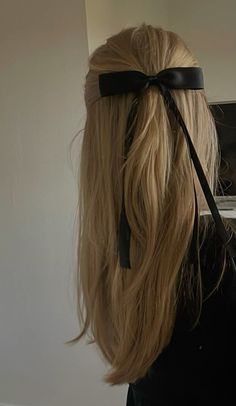 #bow #hairstyle #blonde Hair Pulled Back With Ribbon, Half Up Half Down Black Bow, Hairstyles With Black Bow, Clip On Bow Hairstyles, Mini Bows In Hair, Half Up Hair With Bow, Small Bow Hairstyles, Black Bow Hairstyles, Hair Bows Aesthetic