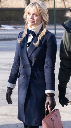 Emily Lind, Gossip Girl 2021, Audrey Hope, Emily Alyn Lind, Gossip Girl Reboot, Ny Outfits, Gossip Girl Outfits, Ivy League Style, Gossip Girl Fashion