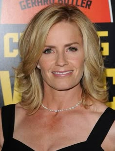 Elisabeth Shue's Shoulder-Length Cut (Hairstyle Ideas) Elizabeth Shue, Elisabeth Shue, Anna Faris, January Jones, Haute Hair, Sarah Hyland, Christie Brinkley, Hairstyles For Women Over 50, Regina George