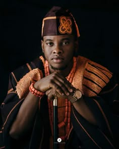 Yoruba Nigerian Outfit Agbada inspiration Agbada Poses For Men, African Wedding Photography, Male Native Wears, Poses Ideas For Couples, Yoruba Attire, Afro Centric Art, Groom Outfit Inspiration, African Aesthetic