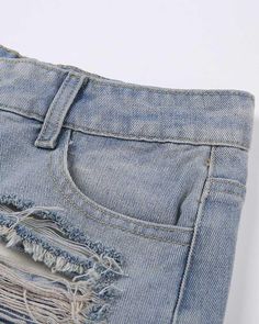 Details: Denim shorts with rip-off designBottom Length: ShortMaterials:75% Cotton + 25% Polyester