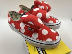 Vans x Disney Authentic Gore 'Minnie's Bow' Brand new never worn or tried on, see pictures of exact pair for sale. US Women's Size 6.5 / Men's size 5.0 100% authentic guaranteed! Vans and Disney linked up to celebrate Mickey Mouse’s 90th birthday. Minnie Mouse was included in the festivities, as seen on this rendition of the Vans Authentic Gore. The canvas upper sports a red and white polka-dot design, while the laces are replaced by Minnie’s signature bow. The interior of the shoe is stamped wi Red Minnie Mouse Converse, Mini Mouse Costume Shoes, Minnie And Mickey Shoes, Mini Mouse Shoes For Women, Mickey And Minnie Vans, Birthday Minnie Mouse, Minnie Bow, Minnie Mouse Bow, Low Top Shoes