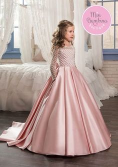 Kına pembe elbise Girls Wedding Dresses, Wedding Wows, Girls Ball Gown, Satin Flower Girl Dress, Girls Dress Shop, First Communion Dresses, Adored Vintage, Communion Dresses, Satin Flowers