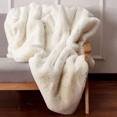 Caparica TW4144 Throw Blanket By Furniture Of AmericaBy sofafair.com White Faux Fur Throw, Superhero Bedding, Faux Fur Area Rug, Affordable Bedding, Comfy Blankets, Faux Fur Throw Blanket, Faux Fur Blanket, White Throws, Perfect Bedding