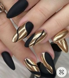 Black And Gold Chrome Nails, Black And Golden Nails, Metallic Nail Ideas, Nail Ideas Silver, Silver Prom Nails Acrylic, Silver Prom Nails, Spring Nail Sets, Nails Acrylic Spring, Black And Gold Nails