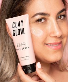 The Clay And Glow Face Scrub is gentle yet effective and removes dead skincells, this prevents clogged pores that cause breakouts and blackheads. It makes your skin feel younger, smoother and softer. Pimple Under The Skin, Selma Omari, How To Heal Burns, Pink Clay Mask, Exfoliating Face Scrub, Exfoliating Face, Glow Face