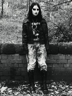 black metal corpse paint etc etc Metalhead Clothes, Black Metal Corpse Paint, Corpse Paint Black Metal, Paint Fashion, Black Metal Girl, Corpse Paint, Metal Goth, Under The Skin, Metal Clothing