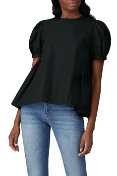 Cotton poplin, summer black blouse. Ties closed in the back, semi open. Can be worn forward or backward. Fabric: Mid-weight, non-stretch poplin Cropped top with puffed short sleeves Ruched side panels Open back with two back ties Crew neck Shell: 100% cotton Dry clean Made in the USA Summer Black, Cropped Top, Side Panels, Black Blouse, Cotton Poplin, Open Back, Made In The Usa, Short Sleeves, Dry Clean