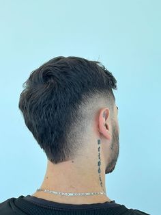 fade barbearia corte masculino mullet moicano High Taper Fade Mullet, Soccer Mullet Haircut, Short Men Mullet, Semi Mohawk Men Hairstyles, V Cut Hair Men, Mullet With Fade, Mens Short Mullet Fade, Haircut For Boys With Straight Hair, Subtle Mohawk