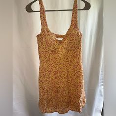 Never Worn Pacsun Sundress Size Xs Low Back Flowy Material Mini Length Fitted Strapless Sundress For Beach Season, Fitted Summer Sundress For Beach Season, Fitted Sleeveless Sundress For Vacation, Fitted Sundress For Vacation, Fitted Summer Sundress With Floral Print, Fitted Floral Print Summer Sundress, Summer Fitted Printed Sundress, Yellow V-neck Sundress For Summer, Casual Yellow Dresses For Summer Outings