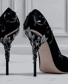 Goth Bride Shoes, Bride Black Shoes, Wedding Shoes Black Heel, Black Weddong Shoes, Ball Accessories Aesthetic, Black High Heels Wedding, Quinceanera Shoes Heels Black, Goth Heels Wedding, Black Wedding High Heels