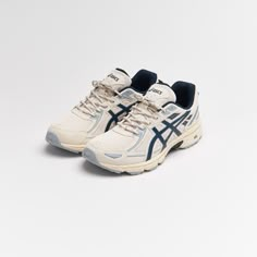 Cool Asics Shoes, Asics Shoes Aesthetic, Asics Aesthetic, Asics Gel Nimbus 9, Asics Gel Venture 6, Asics Volleyball Shoes, Best Volleyball Shoes, Bahasa China