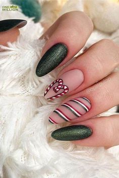 Christmas Nail Designs Easy, Christmas Nails Diy, Festive Nail Art, Holiday Nail