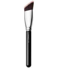 A contour-hugging brush with sloped edges for the application of concealers&#x2C; cream and liquid foundations&#x2C; and tinted moisturizers.Angled to cover hard-to-reach areas around lips and brows. This brush has luxuriously soft&#x2C; densely packed fibers. MAC professional brushes are hand-sculpted and assembled using the finest-quality materials. The 100%-synthetic brushes incorporate the latest innovations in fiber technology Mac Brush, Mac Beauty, Mac Brushes, Red Lipstick Matte, Makeup Wishlist, Makeup List, Make Up Brush, Contour Brush, Mac Makeup