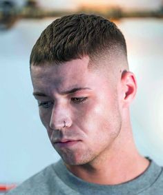 The best men's haircuts are simple, stylish, masculine and versatile, making them popular requests in barber shops. Buzzcut Haircut, Really Short Haircuts, Buzz Cut With Beard, Best Fade Haircuts, Fade Haircut Styles, Fade Haircuts For Men, French Crop, High Fade Haircut, Cool Boys Haircuts