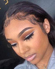 Highlighted Eye Makeup, Beautiful Prom Makeup, Makeup Looks For All White Outfit, Silver Natural Glam Makeup Black Women, 21st Birthday Makeup Ideas Natural, Make Up Ideas For Birthday, Rine Stone Makeup Prom, Make Up With Ringstone, Birthday Make Up Looks Black Women