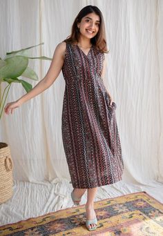 Black Ajrakh Cotton With HandBlock Printed Dress Model height is 5'3" and is wearing a size S . Ajrakh Dresses, Trending Maxi Dresses, Cotton Dress Pattern, Knee Length Dresses Casual, Casual Maxi Dresses, Simple Frock Design, Stylish Kurtis Design, Casual Frocks, Simple Frocks