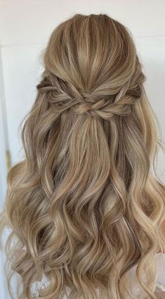 Grad Hairstyles, Loose Braid, Curled Hairstyles For Medium Hair, Bridesmaid Hair Inspo, Braid Twist, Bridemaids Hairstyles, Cute Prom Hairstyles, Wedding Hair Half, Simple Prom Hair