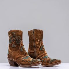 Have to say this is one of our absolute favorite boots for all year round! The embroidery is subtle, but adds that touch of color like that beautiful lonely blossom in the desert. Fit is comfortably true to size Handmade in Italy Casual Outerwear, Favorite Boots, Camel, Embroidery, Boots, Color