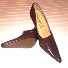 Nwob Buongiorno Shoes Size 38 . Color Red Wine . Stilettos Leather. Classic Evening Slip-on Court Shoes, Elegant Slip-on Court Shoes With Deep Heel Cup, Classic Slip-on Court Shoes With 4-inch Heel, Burgundy 4-inch Heels For Office, Red Sole Pointed Toe Court Shoes For Work, Pointed Toe Court Shoes With Red Sole For Work, Evening Leather Shoes With Reinforced Heel And Almond Toe, Classic Kitten Heels With Round Toe For Formal Occasions, Formal Kitten Heels With Leather Sole And Almond Toe