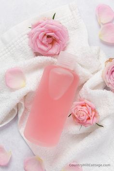 See how to make a simple soothing DIY rose water toner and learn the benefits for skin of rose toner. The easy homemade facial toner is made with natural ingredients, without witch hazel, apple cider vinegar (acv) or essential oils. The best fresh face toner is a great for natural skin care. The DIY face tonic is astringent and provides deep hydration. The toner is good for sensitive, dry, oily, combination, mature and normal skin. Inc tips for how to use and packaging. | CountryHillCottage.com Best Korean Toner, Korean Toner, Rose Skincare, Homemade Facial