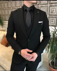 All Black Suit, Stylish Mens Suits, Black Suit Men, Black Suit Wedding, Suits Men Business, Classy Suits, Classy Outfits Men