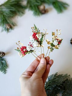 Christmas flower hairpins in red, white and gold tones :) Perfect for Christmas/winter wedding :) The hair clips are made of artificial and preserved flowers, leaves, gingerbread, floristic tape and other arranging material. We offer different styles, please choose the type which corresponds to the hairpins you want to order You can also buy a set of 3 hair clips for DISCOUNTED PRICE !! Photos and colors are real, but your monitor or mobile device may display some shades differently than they ac Christmas Wedding Jewelry, Christmas Hair Piece, Christmas Headpiece, Winter Wedding Accessories, Bridal Hairpins, Christmas Party Hairstyles, Wedding Barrettes, Gold Hair Pin, Wedding Red