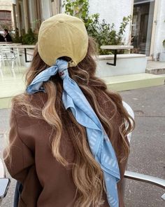 Scarf Outfit, Long Blonde, Long Blonde Hair, Mode Inspo, 가을 패션, Mode Inspiration, Scarf Styles, Vintage Denim, Look Fashion