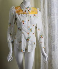 The Upper Hale 11 S M 70s Hippie Boho Art-Wear Lace Cottagecore Blouse Shirt Top | eBay 60s Tops, Cottagecore Blouse, Hippie Blouse, 70s Shirts, 70s Hippie, 70s Inspired, Boho Art, Floral Blouse, Boho Tops