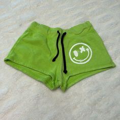 Nwt Super Soft Waist Ties And Can Be Made Tighter Sweatshirt Material White Casual Shorts For School, Casual White Shorts For School, Cute Green Cotton Bottoms, Playful Green Cotton Shorts, Green Casual Shorts For Playwear, Casual Green Playwear Bottoms, Casual Green Bottoms For Playwear, Casual Letter Print Playwear Shorts, Green Cotton Shorts With Letter Print