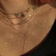 Tumblr Tattoos, Aesthetic Gold, Boujee Aesthetic, Photos Inspo, Gold Aesthetic, Album Design, Jewelry Inspo, Aesthetic Vintage, Dainty Jewelry