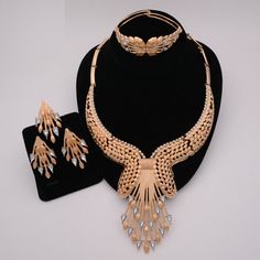 Dubai Bridal Big Jewelry Sets Nigerian Wedding African Necklace Bracelet Earring Ring Jewelry SetModel Number:4000857221957 Elegant Alloy Jewelry For Party, Elegant Plated Jewelry Sets For Party, Elegant Party Jewelry In Alloy, Elegant Party Jewelry Made Of Alloy, Elegant Alloy Jewelry Sets For Wedding, Elegant Alloy Jewelry Sets, Elegant Plated Alloy Jewelry Sets, Elegant Alloy Bridal Necklace For Wedding, Elegant Alloy Jewelry