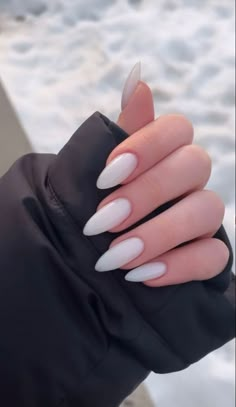 Kutek Disney, Milky Nails, Valentine Nails, Casual Nails, Classy Acrylic Nails, Almond Acrylic Nails, Soft Nails, Girls Nails, Chic Nails