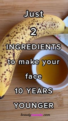 10 Amazing Beauty Benefits of Banana for your Skin & Hair (How to Use Banana as Nature's Botox!) - beautymunsta - free natural beauty hacks and more! Coconut Milk For Hair, Natural Beauty Hacks, Natural Botox, Banana Face Mask, Banana Benefits, Natural Face Skin Care, Skin Care Wrinkles, Body Scrubs, Skin Care Remedies