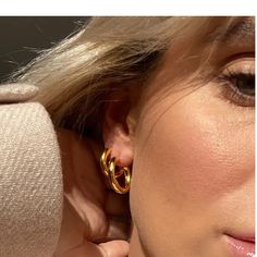 Zara Earrings Gold Pair Silver Pair Chick New With Tags Authentic Two Gold Hoop Earrings, Gold Hoops Aesthetic, Gold Hoop Earrings Aesthetic, Chunky Hoops Earrings, Gold Earrings Aesthetic, Gold Hoop Earrings Style, Hoops Aesthetic, Earrings Aesthetic Gold, Gold Chunky Earrings