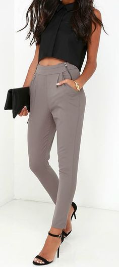 ...and for the latest in trending accessories, visit Designs By Maral, on etsy ...http://etsy.com/shop/designsbymaral/ Fashion Tomboy, Tomboy Femme, Classic Trousers, Traje Casual, Summer Work Outfits, Office Attire, Looks Style, Mode Inspiration, Work Attire