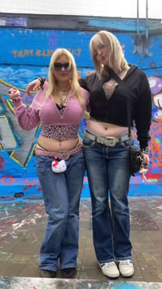 #hellokitty #fashion #inspo #outfit #alt #bbbelt #bb #bimbo #core #trashyy2k #trashy #mcbling #mcblingy2k #2000s #lowrisejeans #lowrise #bimbocore #y2k Early 2000s Plus Size Fashion, Mcbling Outfits Plus Size, Plus Size 2000s Outfits, Y2k Chubby Outfits, Trashy Outfits Y2k, Asian Y2k Fashion, Trashy Outfits Women, Mcbling Plus Size, Mcbling Diy