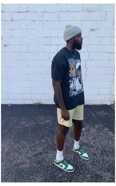 Black Men Street Fashion Summer, Short Men Outfit Ideas, Summer Fits Men Streetwear, Summer Streetwear Men, Men Fashion Black, Sneaker Trend, Sneaker Outfits, Style Outfits Men