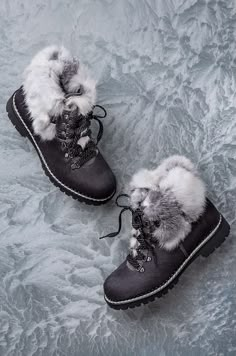 click to expand Wool Boots, Date Night Looks, Hiker Boots, Promo Gifts, Fur Accessories, Mens Winter Boots, Cup Ideas, Beautiful Boots, Sorel Winter Boot