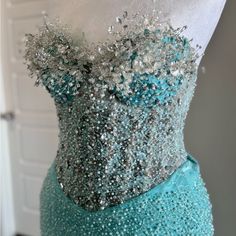 Selling My 2024 Custom Prom Dress. Fits Xs Or Small, Selling For $1150 Or Best Offer. Feel Free To Reach Out For A Video. #Promdress #Customprom Bling Outfits, Prom Dress Color, Custom Prom Dress, A Video, Homecoming Dresses, Prom Dress, Homecoming, Colorful Dresses, Blue Green