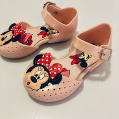 Minnie Mouse Infant Girls Mary Jane Pink Strapped Sandals Size 2 US. Condition is Pre-owned. Shipped with USPS First Class Package.