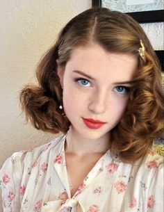 Wavy 50s Hair, 1930s Curly Hair, Short Curly Vintage Hair, Easy 1930s Hairstyles, 1900 Hairstyles Woman, 1930s Long Hair, 50s Curly Hair, 1960s Curly Hair, Vintage Short Hair Styles