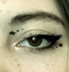 Funky Makeup, Cute Eye Makeup, Halloween Makeup Inspiration, Star Makeup, Cool Makeup Looks