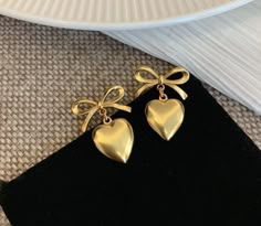 قلادات متدلية, Ribbon Earrings, Gifts Amazon, Gold For Women, Earrings For Girls, Christmas Bow, Dope Jewelry, Heart Dangle Earrings