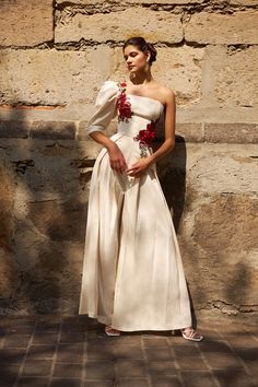 Pre-Order: Palazzo Flores Rojas – Cadena Collective Mexican Folklore, Mexican Wedding Dress, Mexican Fashion, Boda Mexicana, Mexican Dresses, Mexican Wedding, Study Style, Contemporary Outfits, Mexican Style